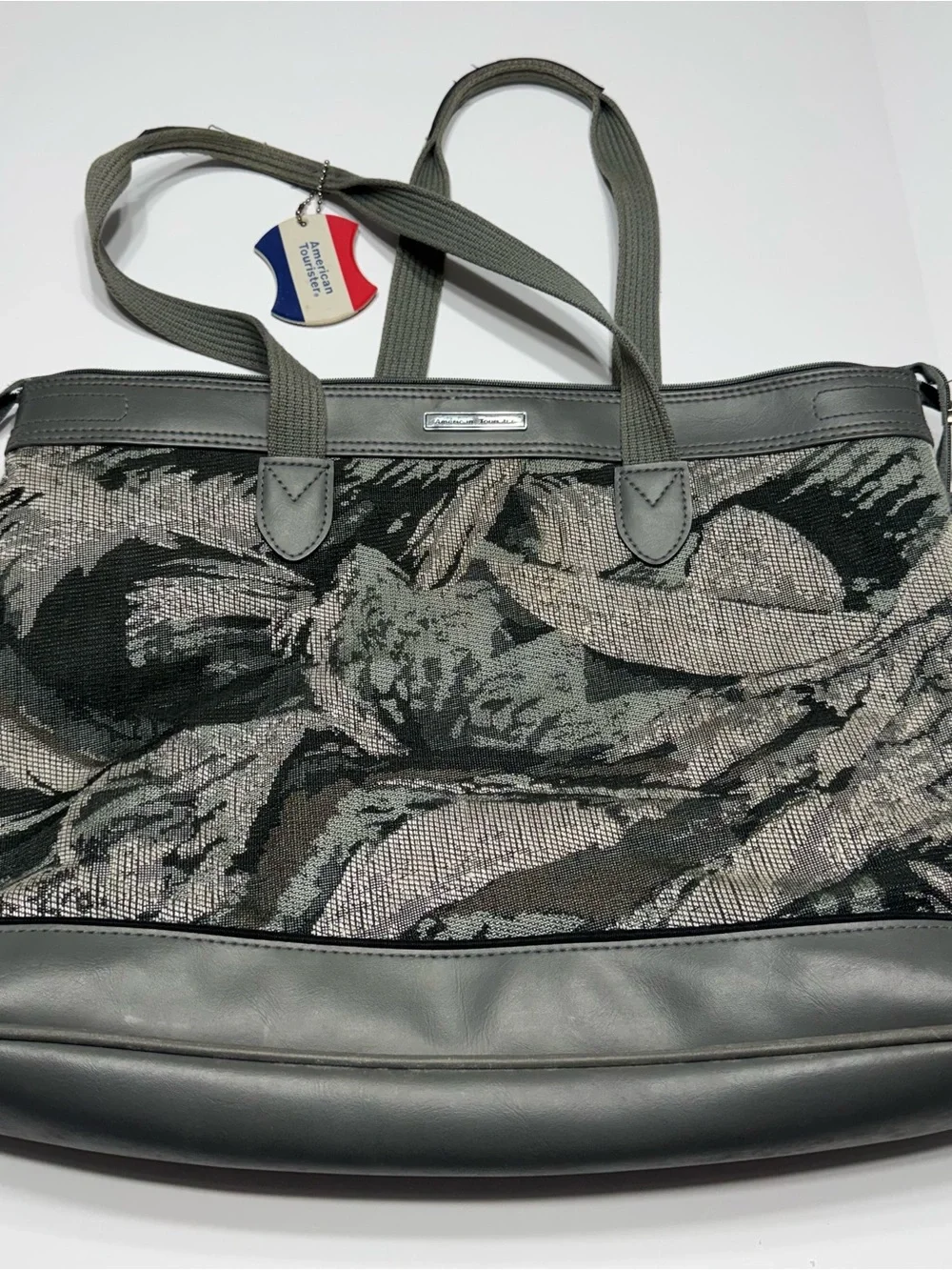 American Tourister Gray and Black Patterned Tote